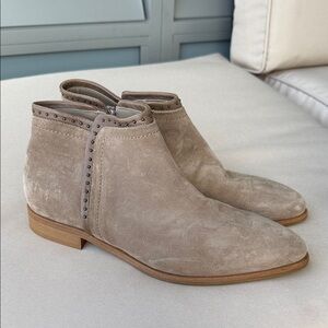 Women’s Beige Suede Italeau Boots